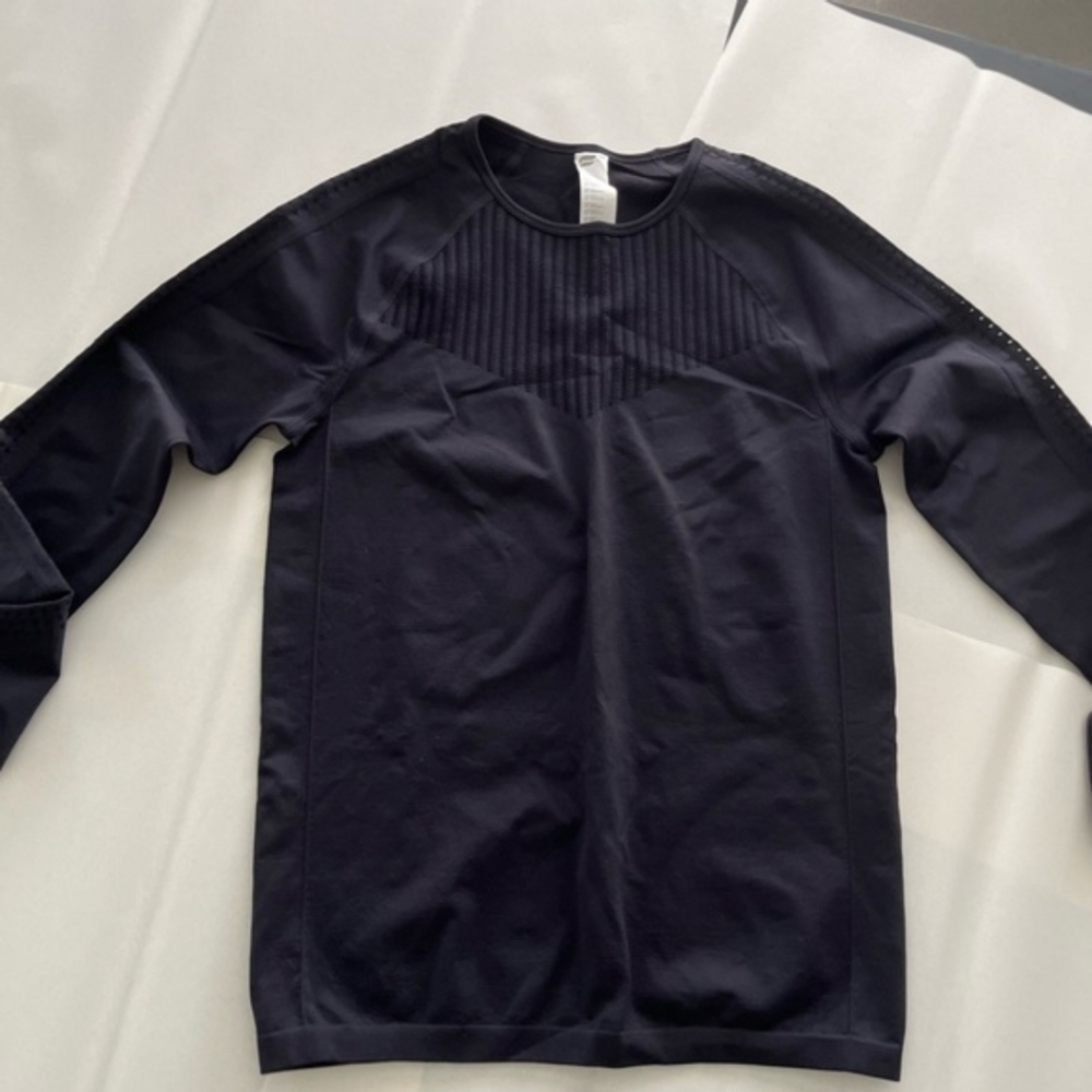 Fabletics Sync Seamless Long Sleeve Workout Top M… - image 1